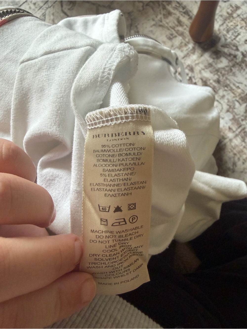Authentic Burberry vintage sweater - Picture 8 of 8